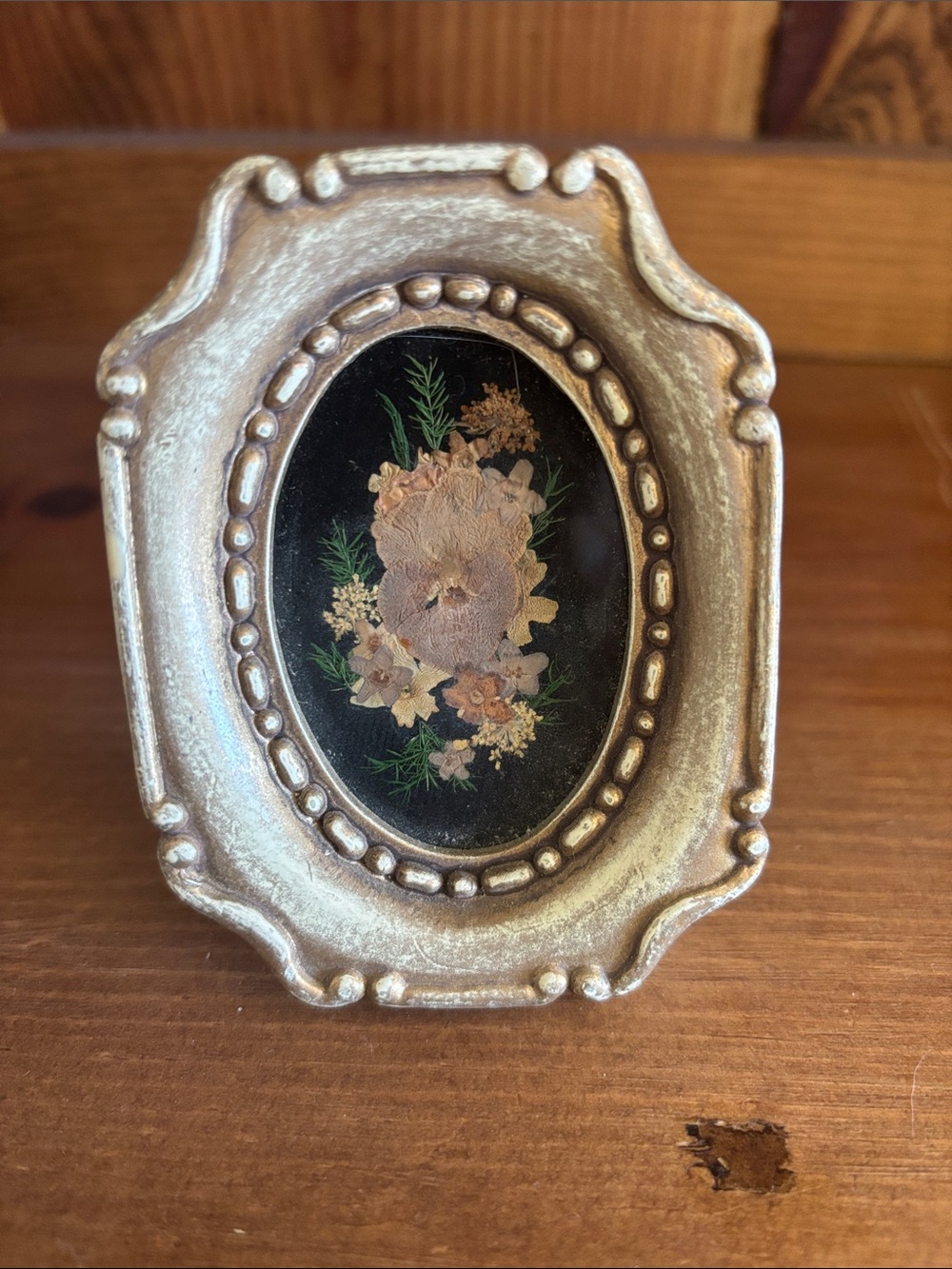 Vintage-Inspired Gold Floral Oval Frame - Home Accents